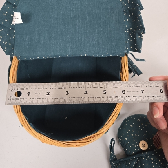 Christmas Fabric-Covered Basket Santa Buttons Pot Holder Oven Mitten Farmhouse - Picture 6 of 17